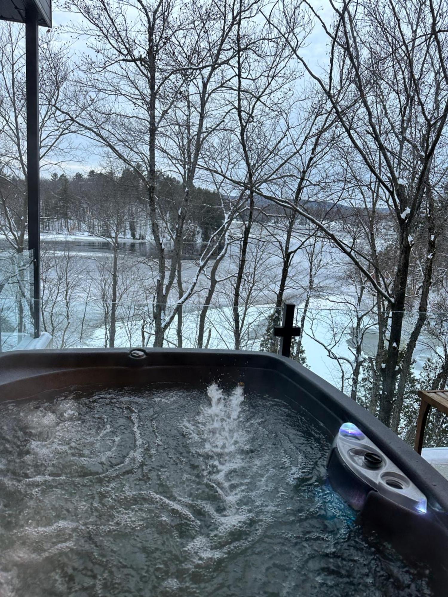 Le Riverain - Condo Neuf Au Bord De L'Eau Shawinigan Dış mekan fotoğraf